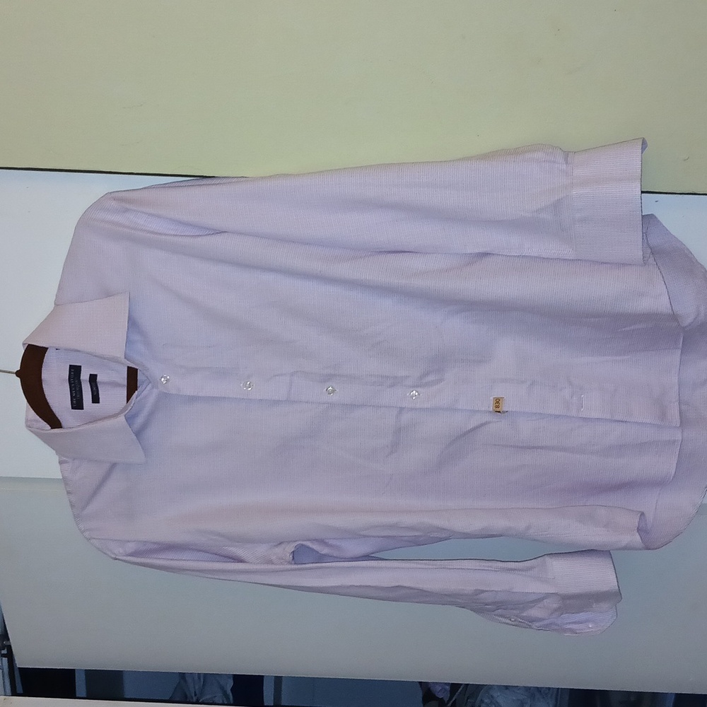 Men's long sleeve shirt.